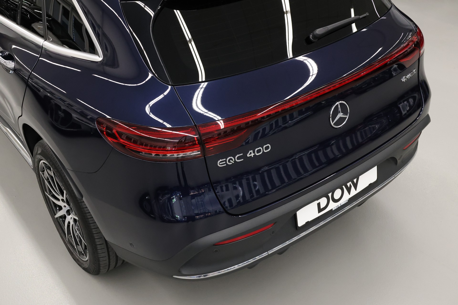 MERCEDES-BENZ EQC 400 AMG Line 4matic-image-8