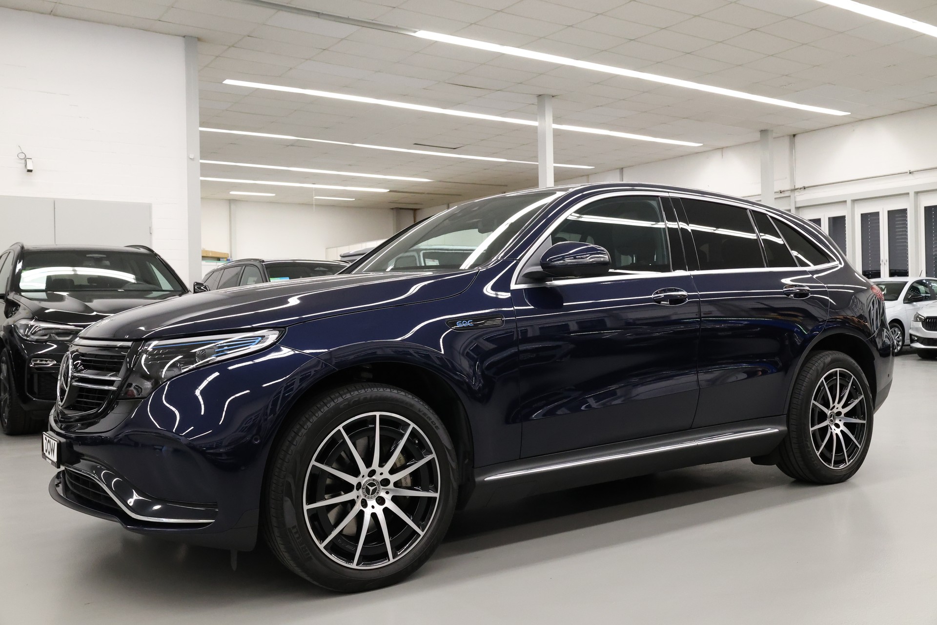 MERCEDES-BENZ EQC 400 AMG Line 4matic-showroom-element-2