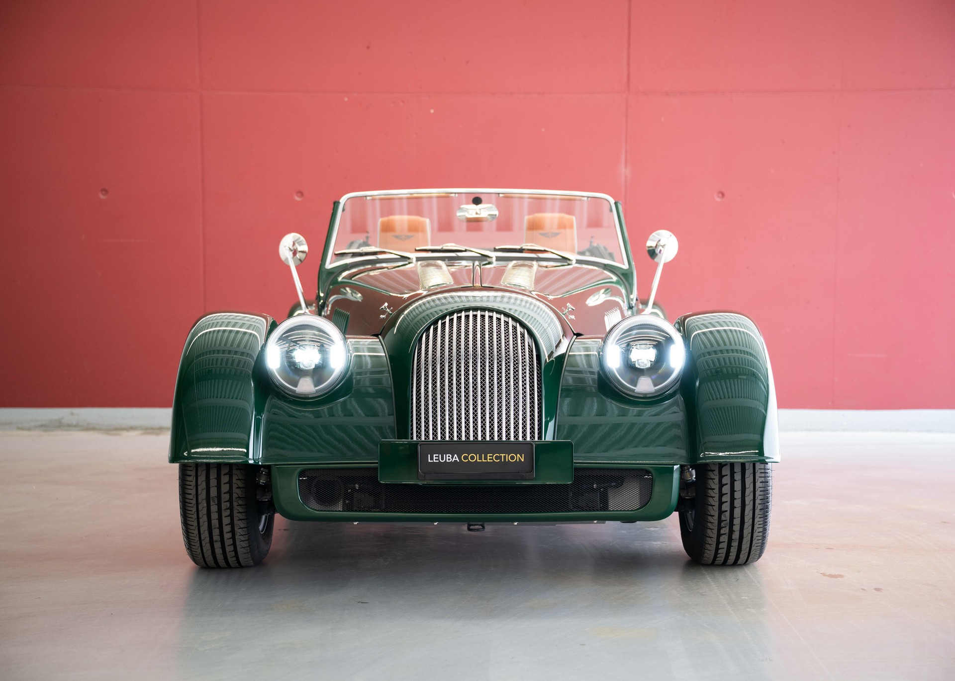 MORGAN Plus Four 2.0 Bespoke (MY 26, Swiss new car, 1 of 1 configuration, Porsche Irish Green, 30-month factory warranty)-showroom-element-2