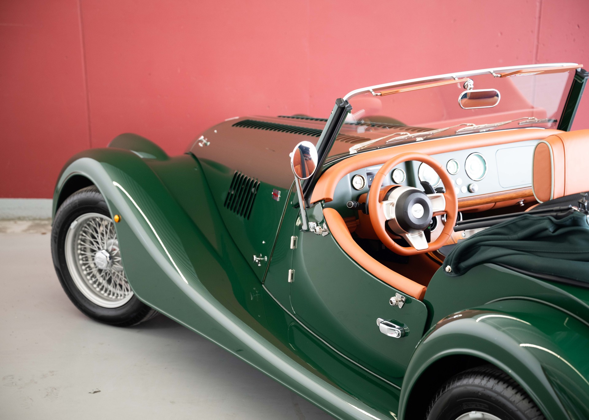 MORGAN Plus Four 2.0 Bespoke (MY 26, Swiss new car, 1 of 1 configuration, Porsche Irish Green, 30-month factory warranty)-image-11