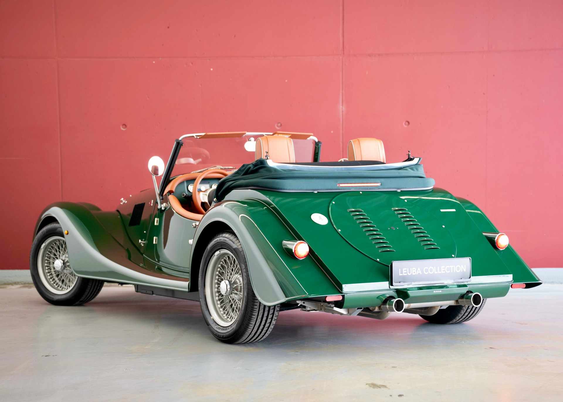 MORGAN Plus Four 2.0 Bespoke (MY 26, Swiss new car, 1 of 1 configuration, Porsche Irish Green, 30-month factory warranty)-showroom-element-1