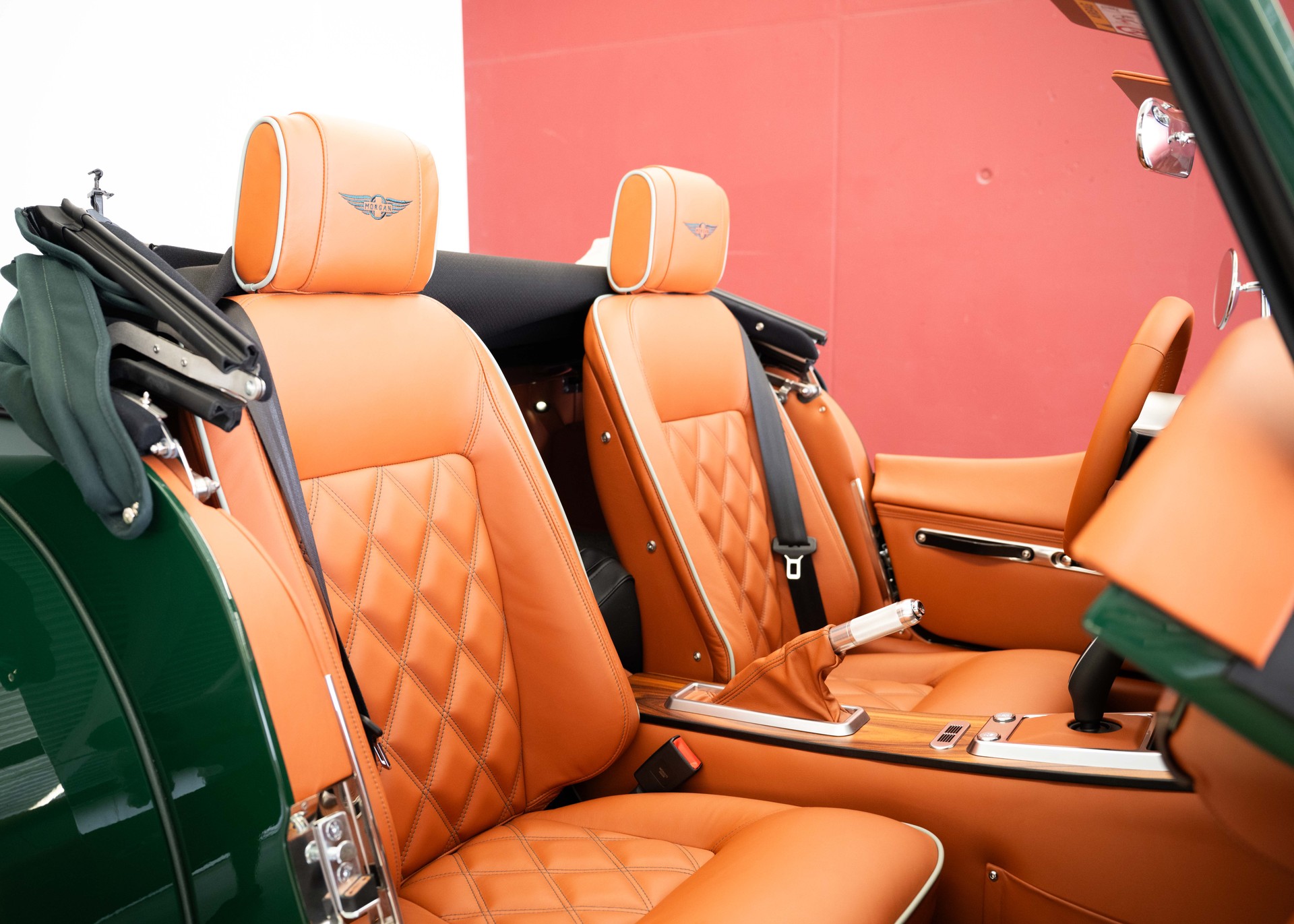 MORGAN Plus Four 2.0 Bespoke (MY 26, Swiss new car, 1 of 1 configuration, Porsche Irish Green, 30-month factory warranty)-image-25