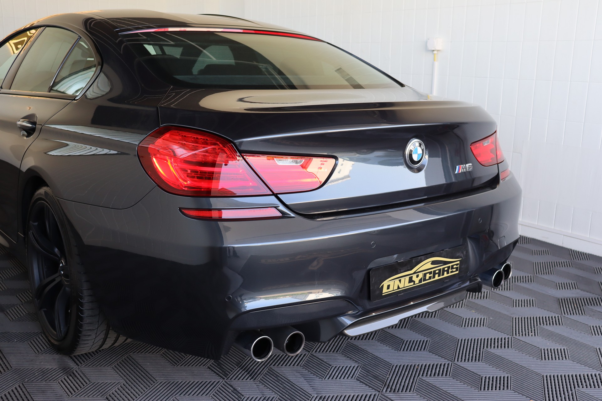 BMW M6 GRAN COUPÉ DRIVELOGIC ** BANG & OLUFSEN ** VOLLLEDER ** ORIGINALZUSTAND **-image-9