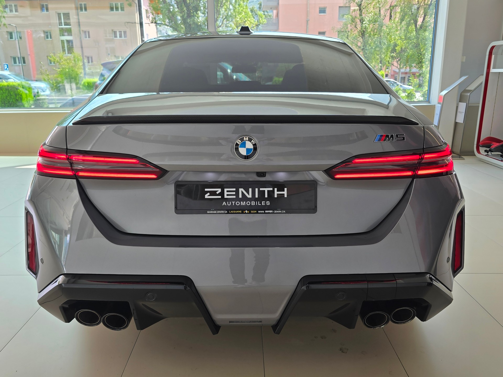 BMW M5 xDrive-image-5