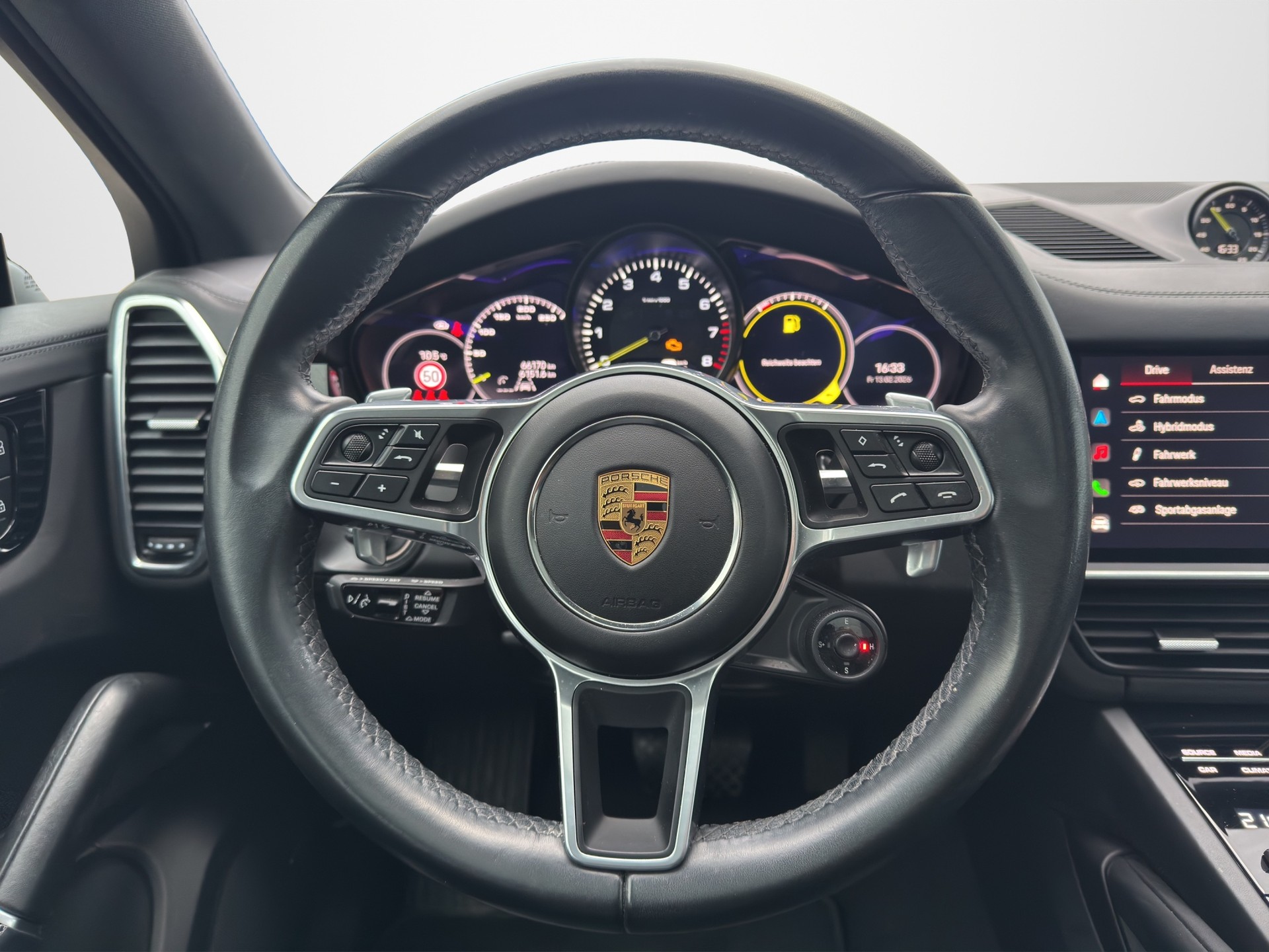 PORSCHE Cayenne Coupé 3.0 V6 E-Hybrid-image-16