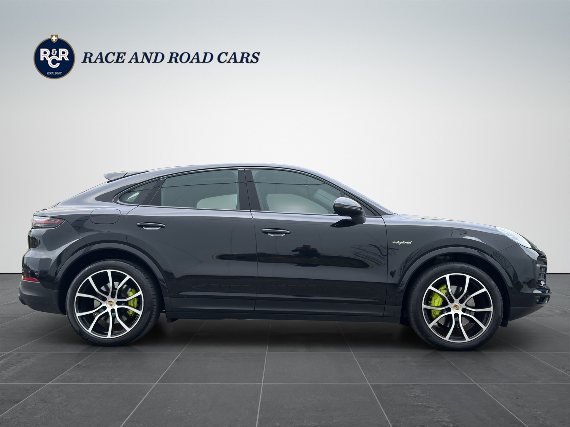 PORSCHE Cayenne Coupé 3.0 V6 E-Hybrid-showroom-element-3