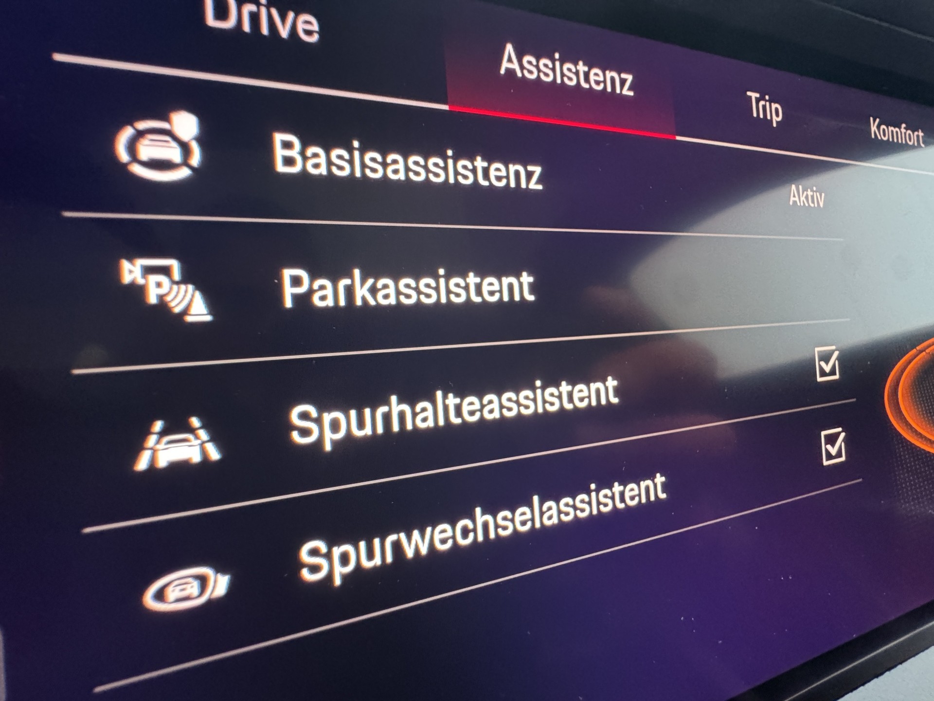 PORSCHE Cayenne Coupé 3.0 V6 E-Hybrid-image-26