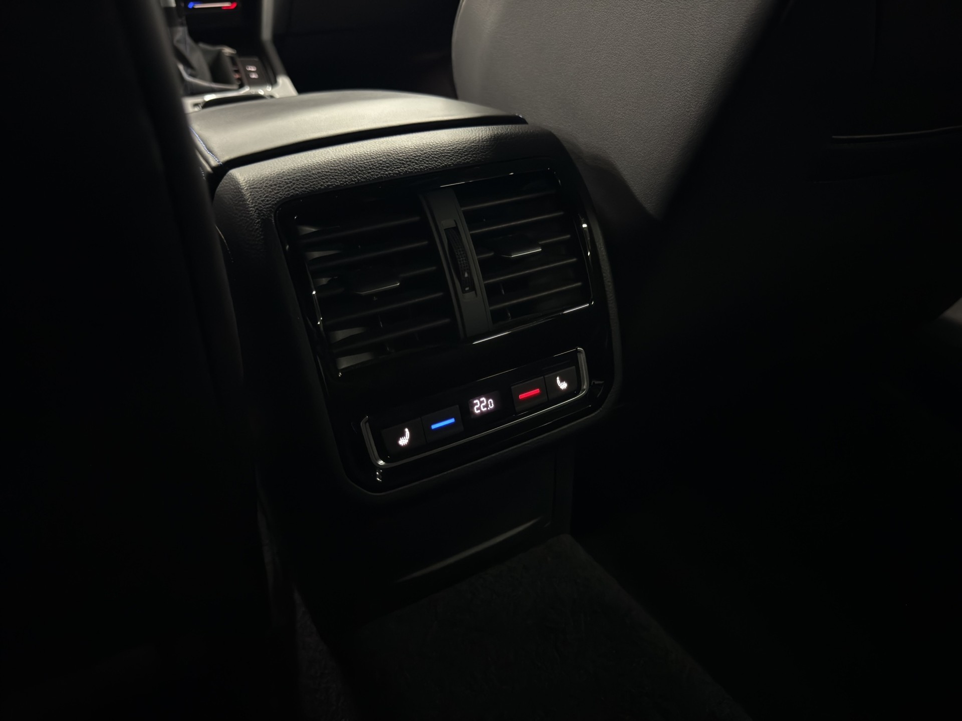 VW Arteon SB 2.0 TSI R-Line 4Motion DSG-image-23