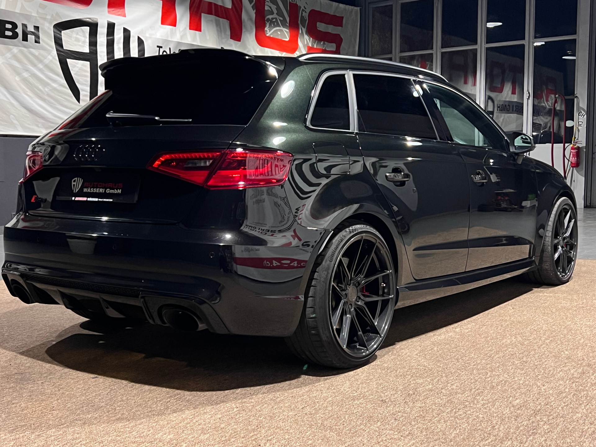 AUDI RS3 2.5 TSI quattro S-tronic-showroom-element-2