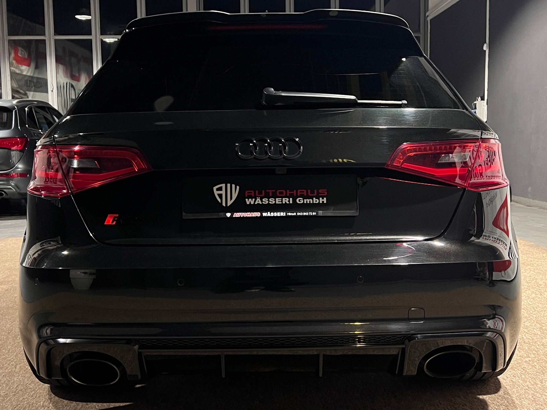 AUDI RS3 2.5 TSI quattro S-tronic-showroom-element-3