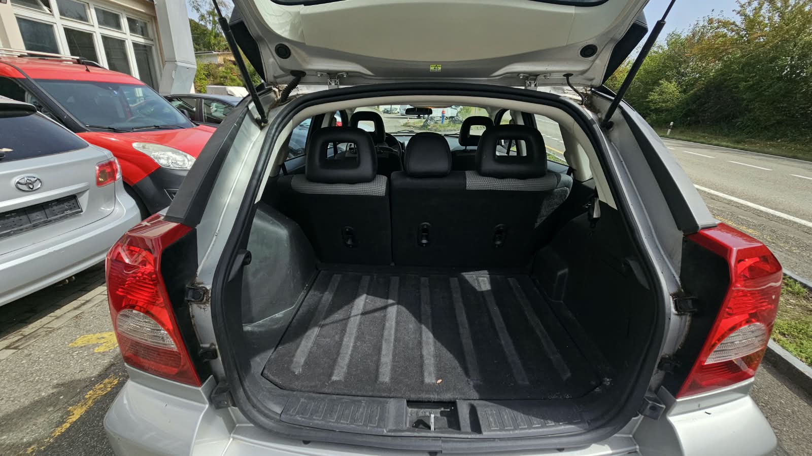 DODGE Caliber 1.8 SXT-image-9