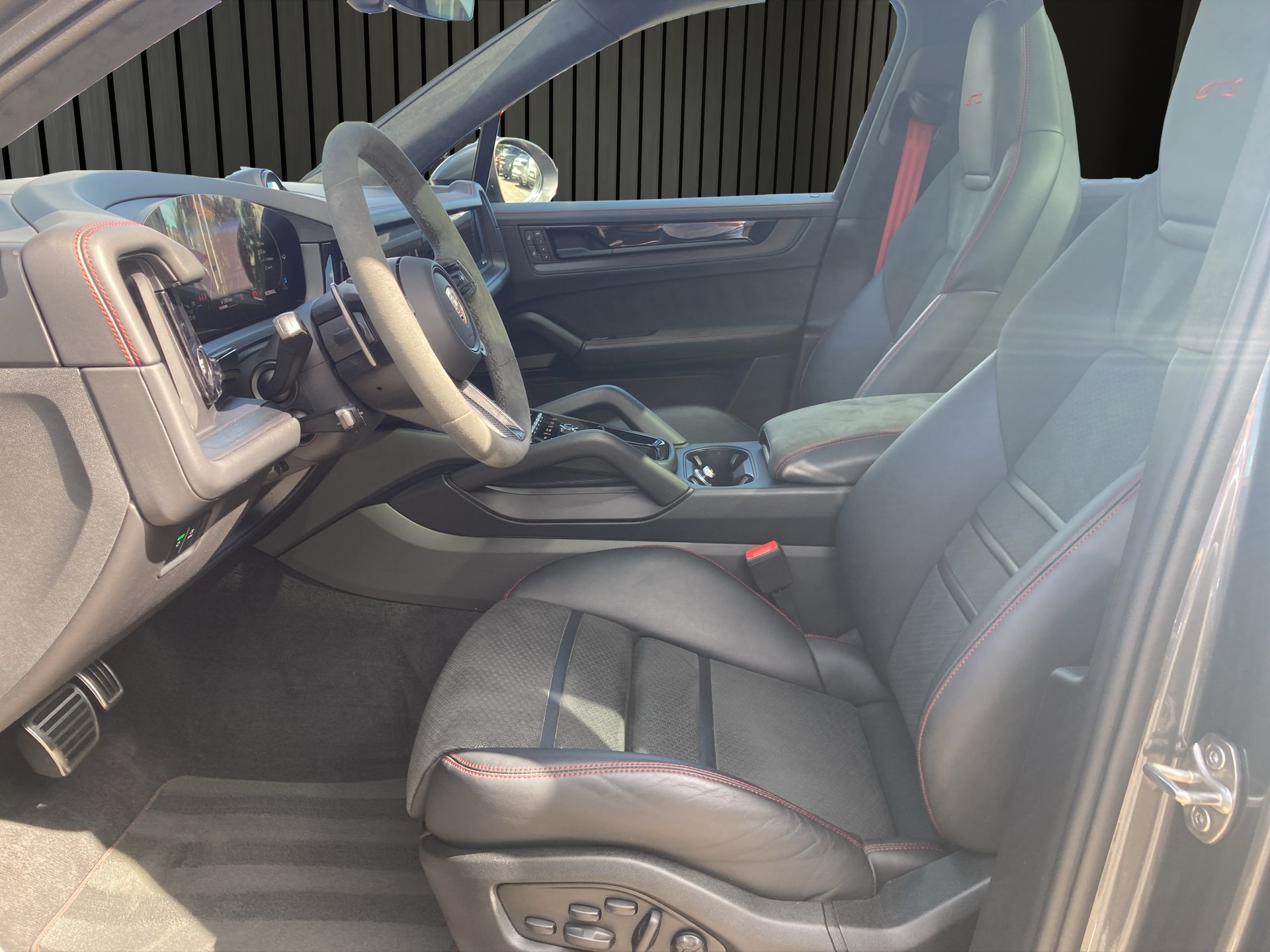 PORSCHE Cayenne GTS-image-10