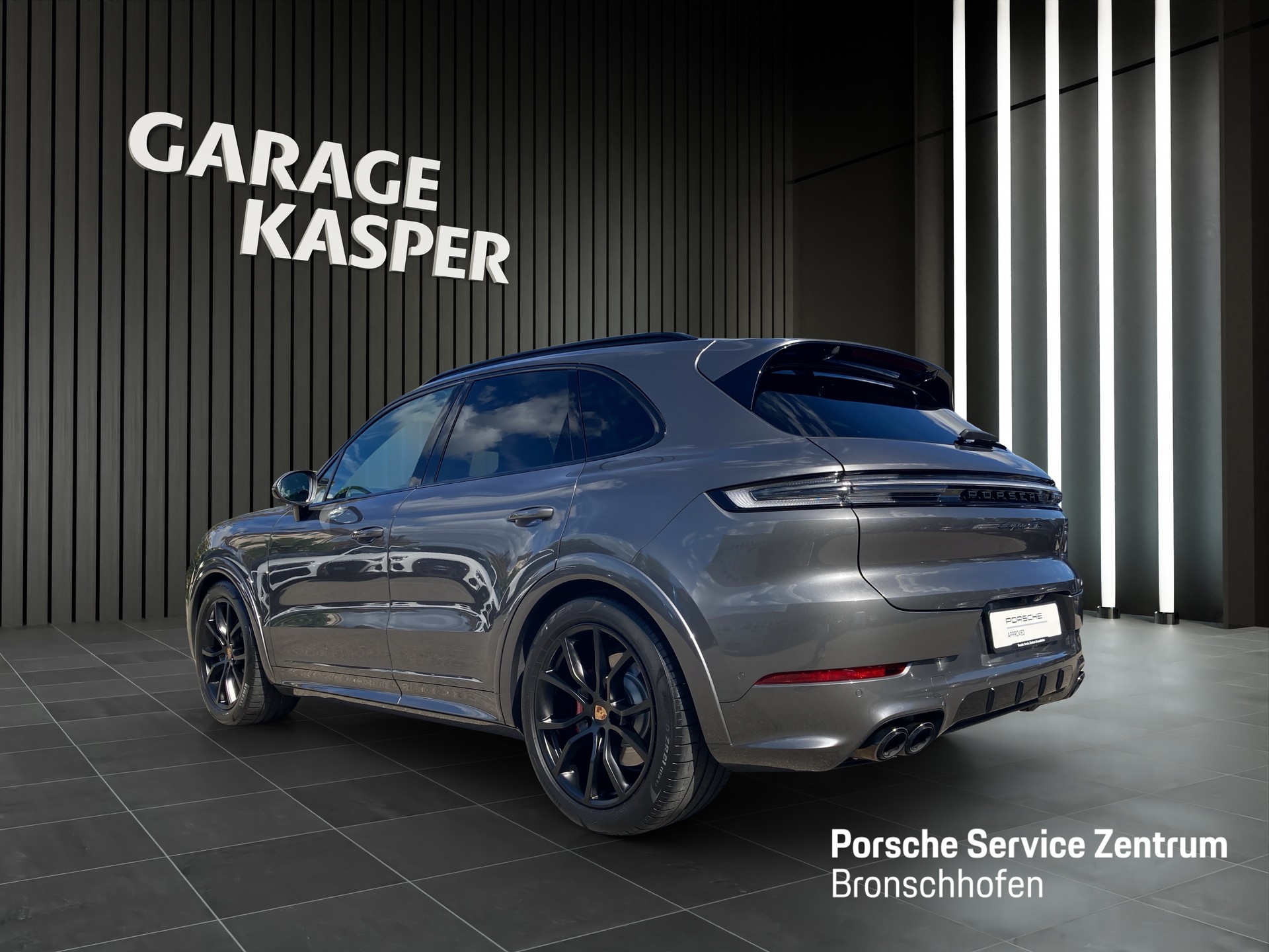 PORSCHE Cayenne GTS-showroom-element-2