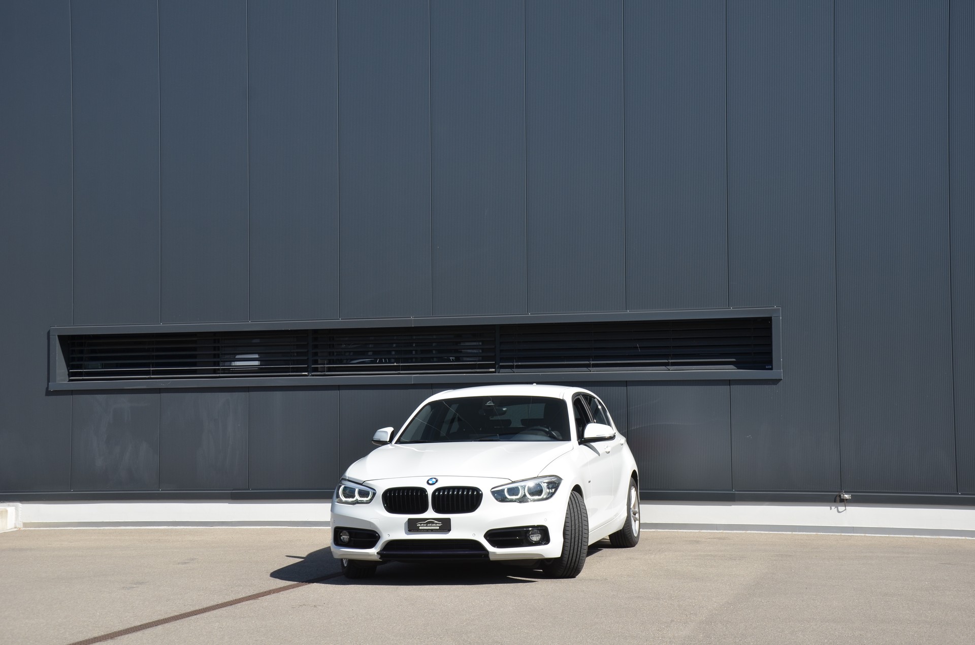 BMW 120d xDrive Edition Sport Line Steptronic-image-4