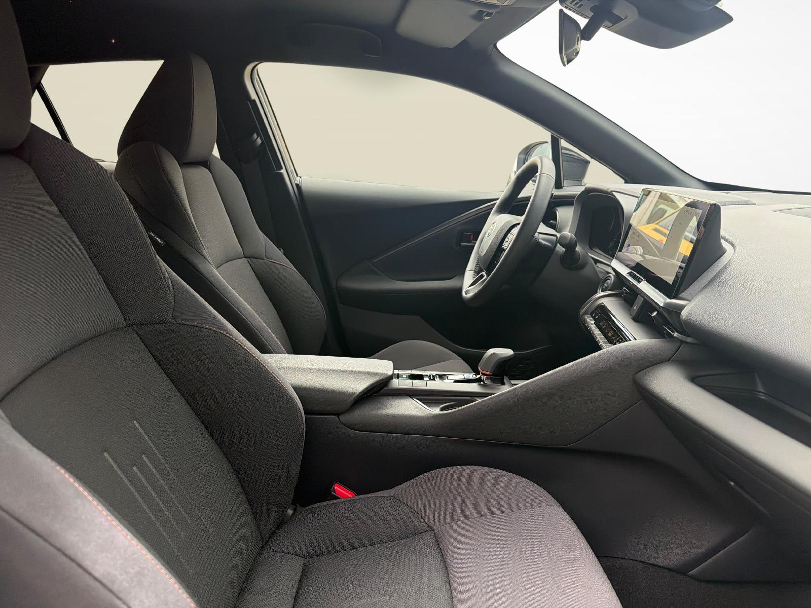TOYOTA C-HR 2.0 PHEV Swiss Edition-image-11