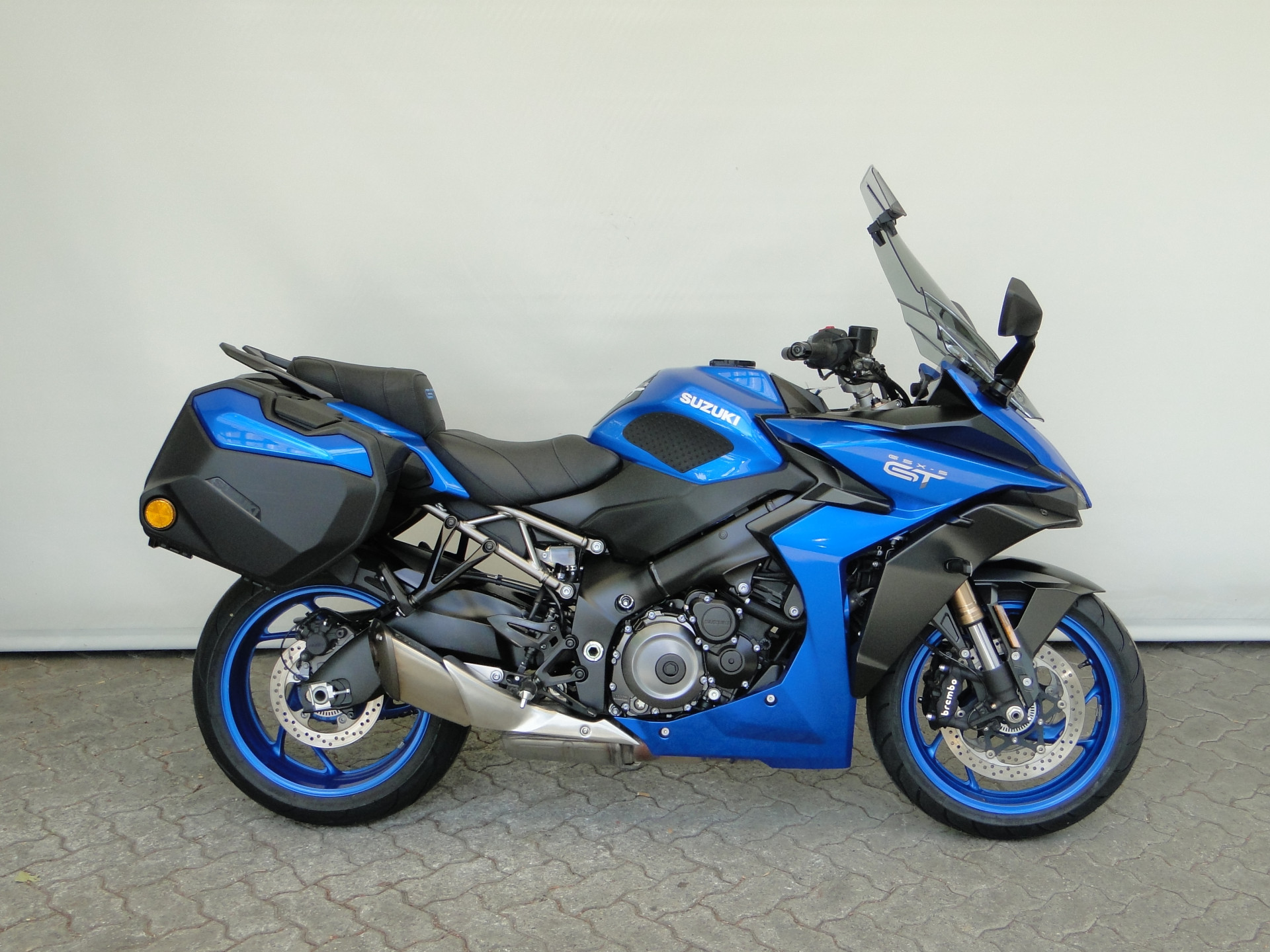 SUZUKI GSX-S 1000 GT Travel-image-2