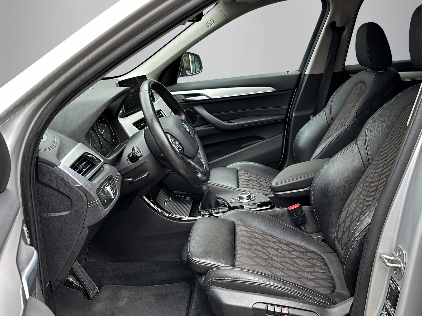 BMW X1 25e xDrive-showroom-element-2
