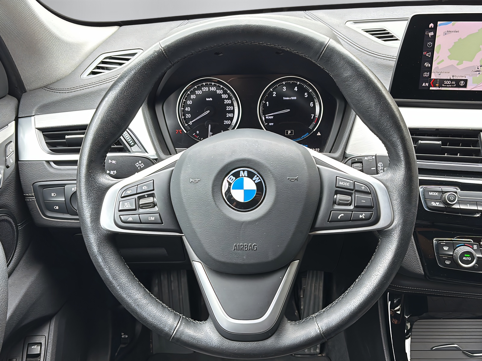 BMW X1 25e xDrive-showroom-element-3