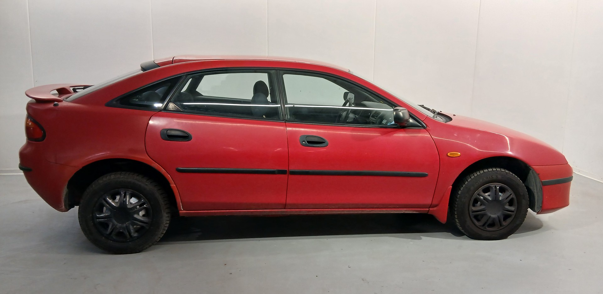 MAZDA 323 F 1.5i-16V-showroom-element-2