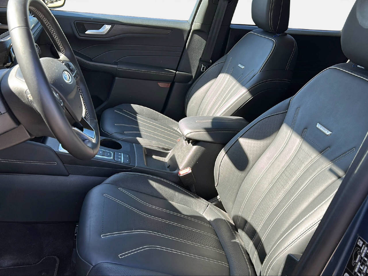 FORD Kuga 2.5 Plug-in Hybrid Vignale-showroom-element-2