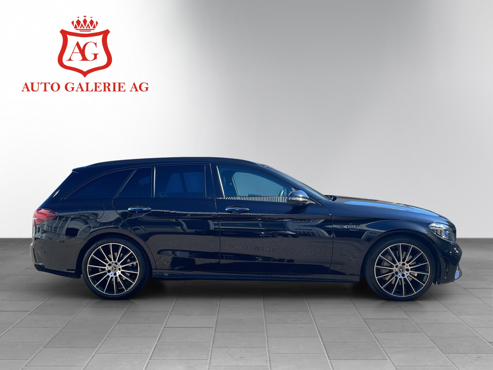 MERCEDES-BENZ C 300 d AMG Line 4Matic 9G-Tronic-showroom-element-3