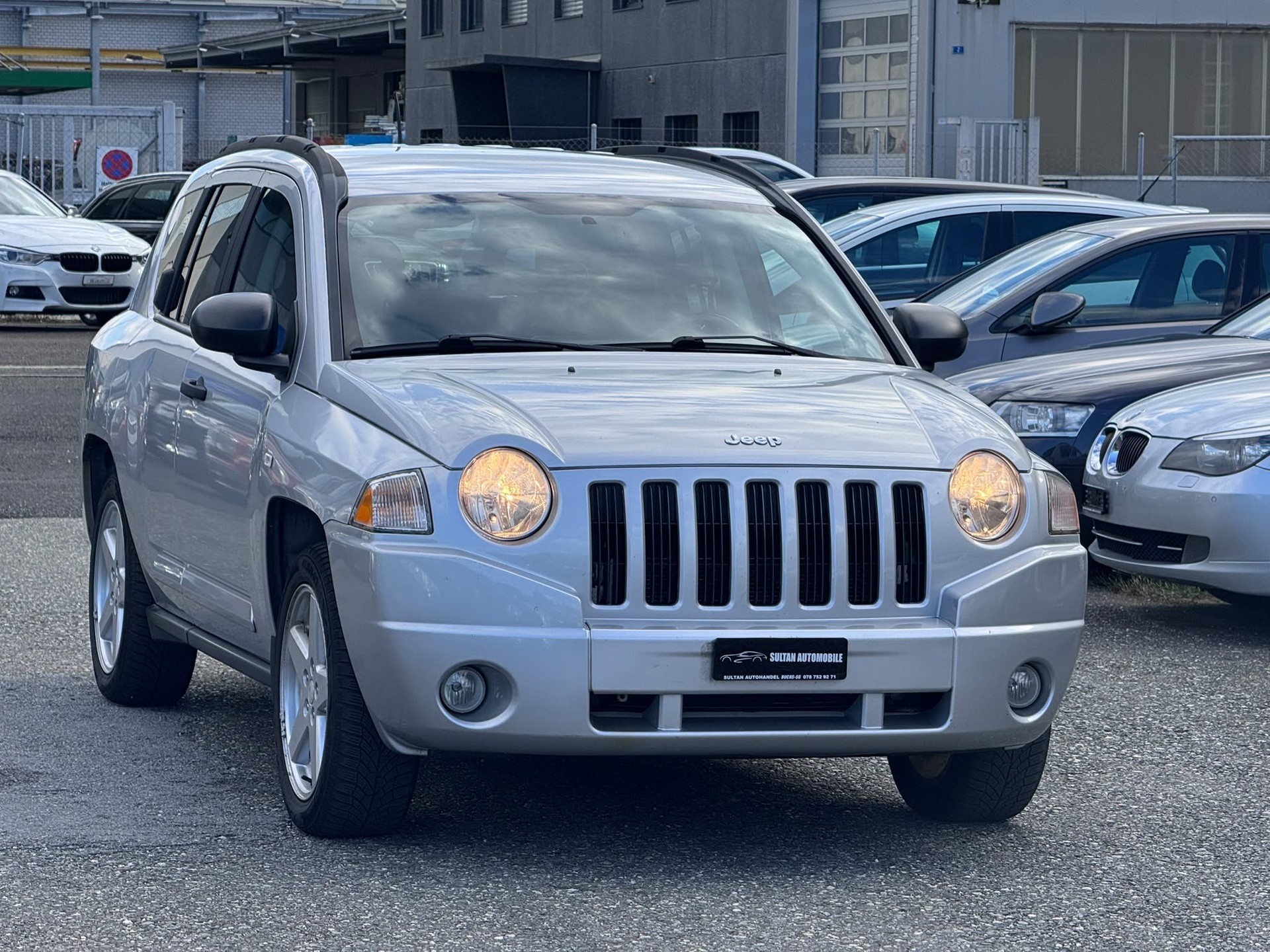 JEEP Compass 2.4 Limited-image-1