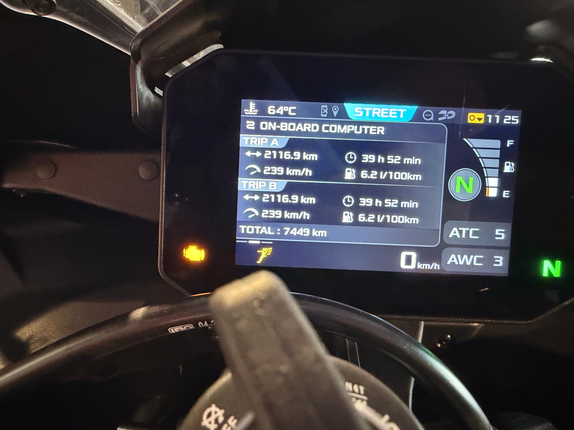 APRILIA RSV4 1100 E5+-showroom-element-3