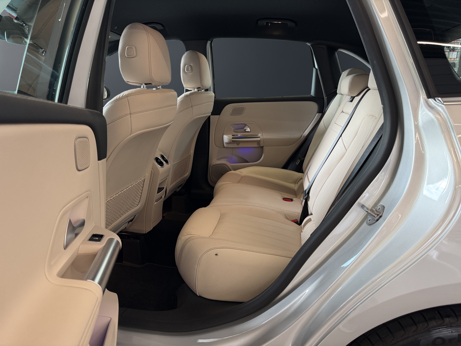 MERCEDES-BENZ B 200 Progressive 7G-DCT-image-13