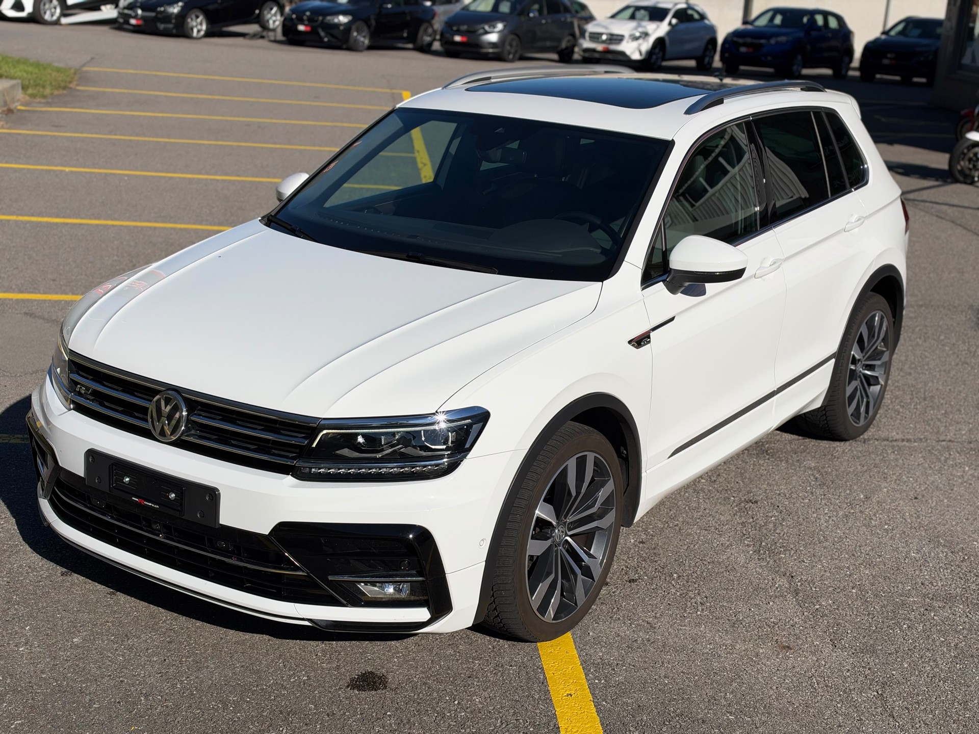 VW Tiguan 2.0TSI Highline 4Motion DSG-showroom-element-2