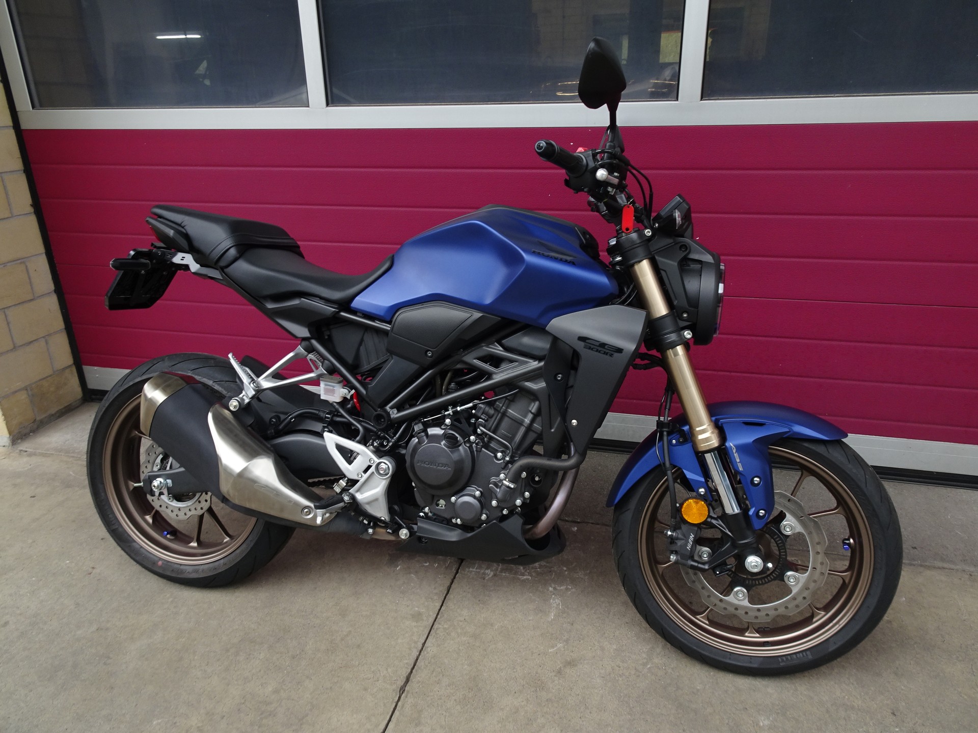 HONDA CB 300 R-image-2