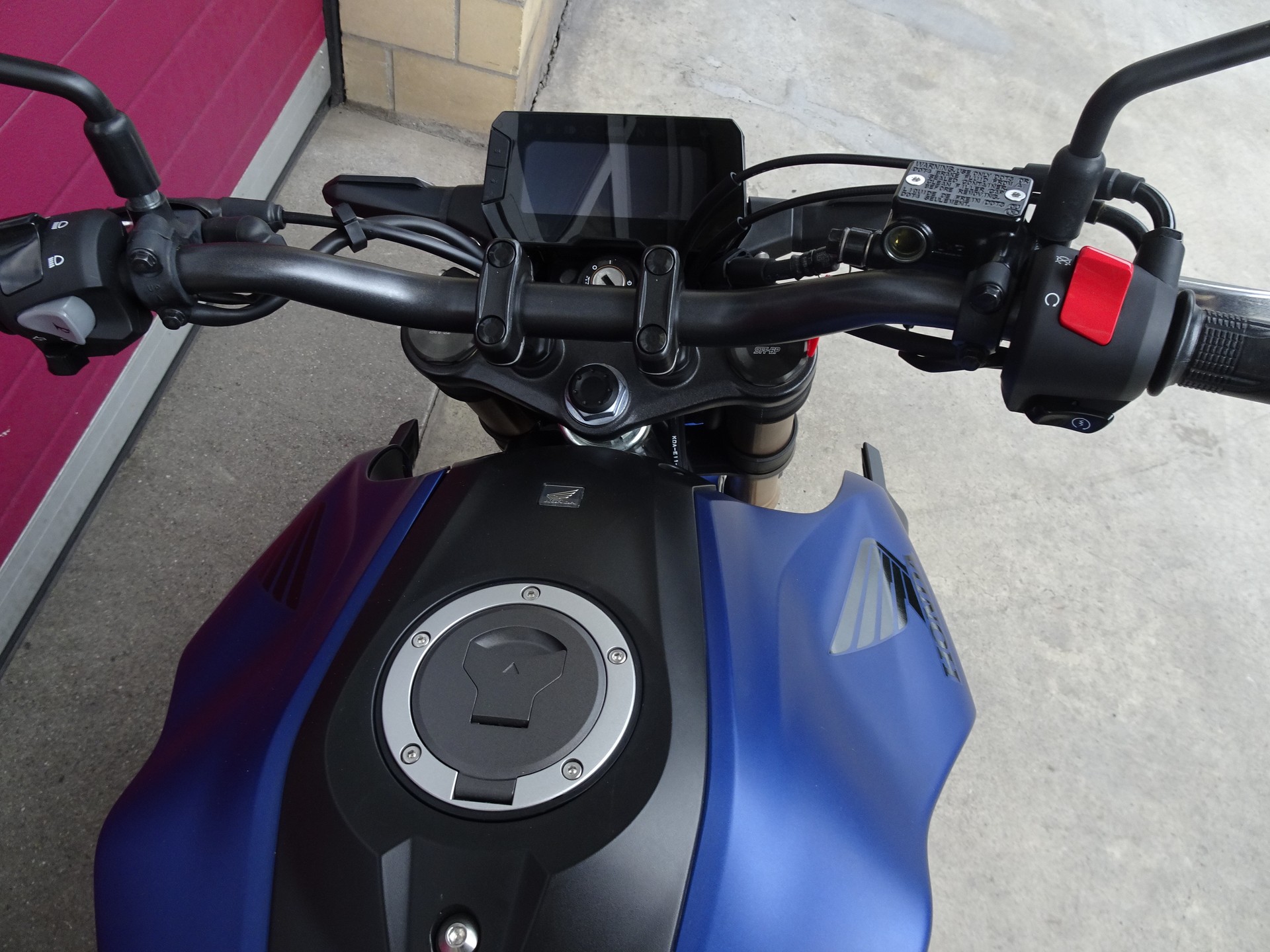 HONDA CB 300 R-image-5