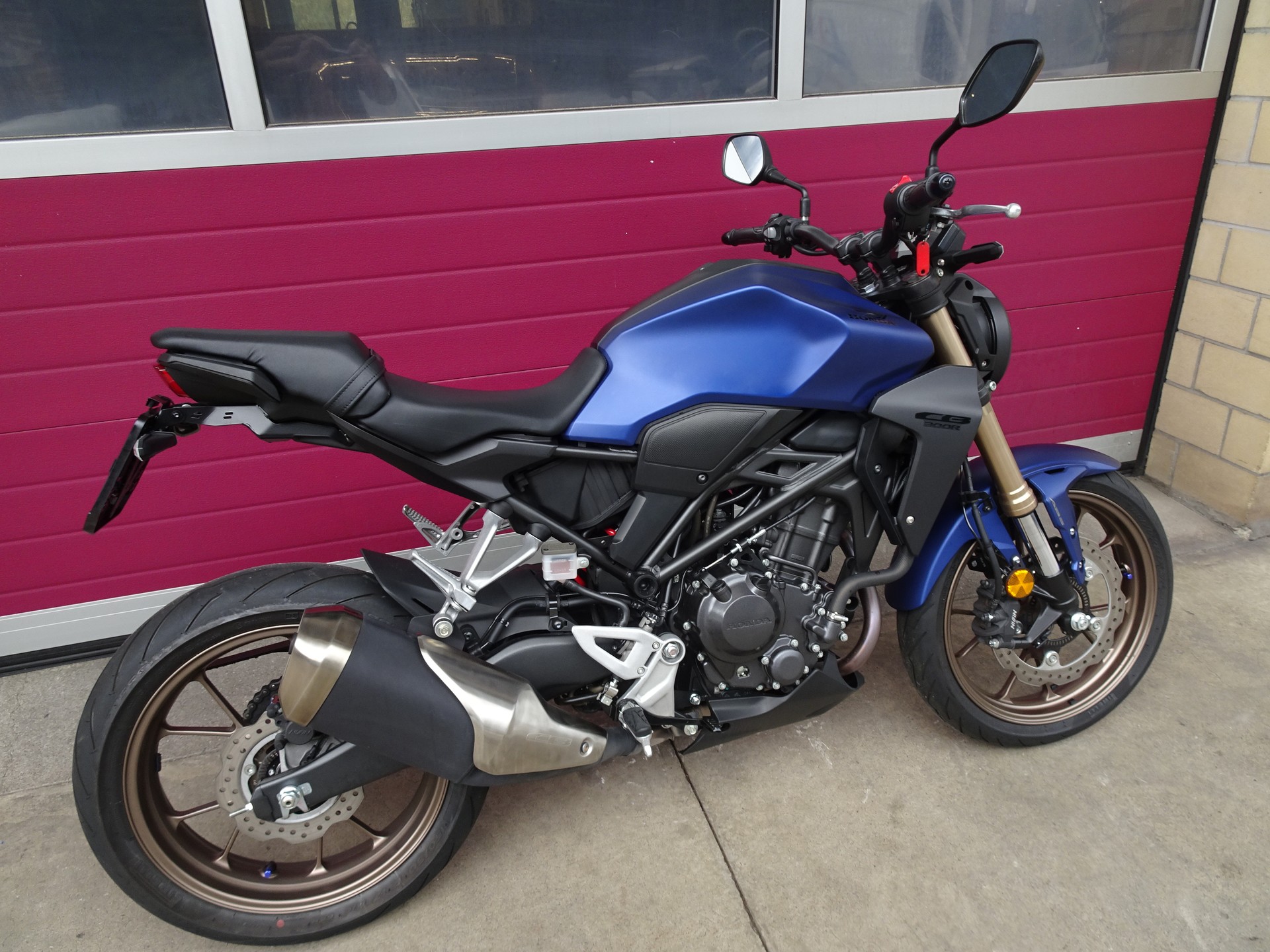 HONDA CB 300 R-image-3