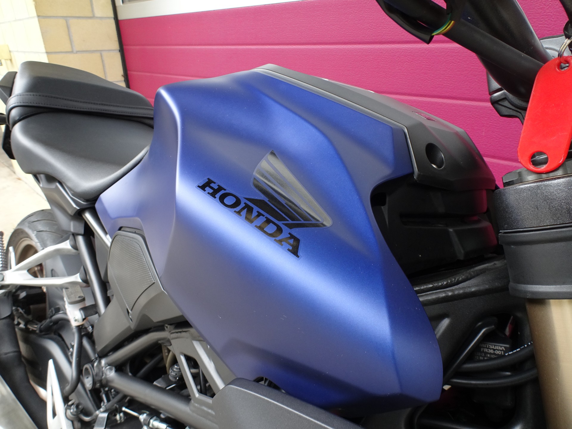 HONDA CB 300 R-image-13