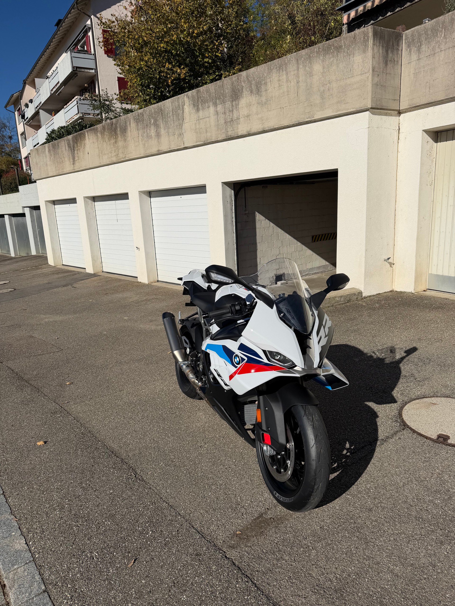 BMW S 1000 RR-image-1