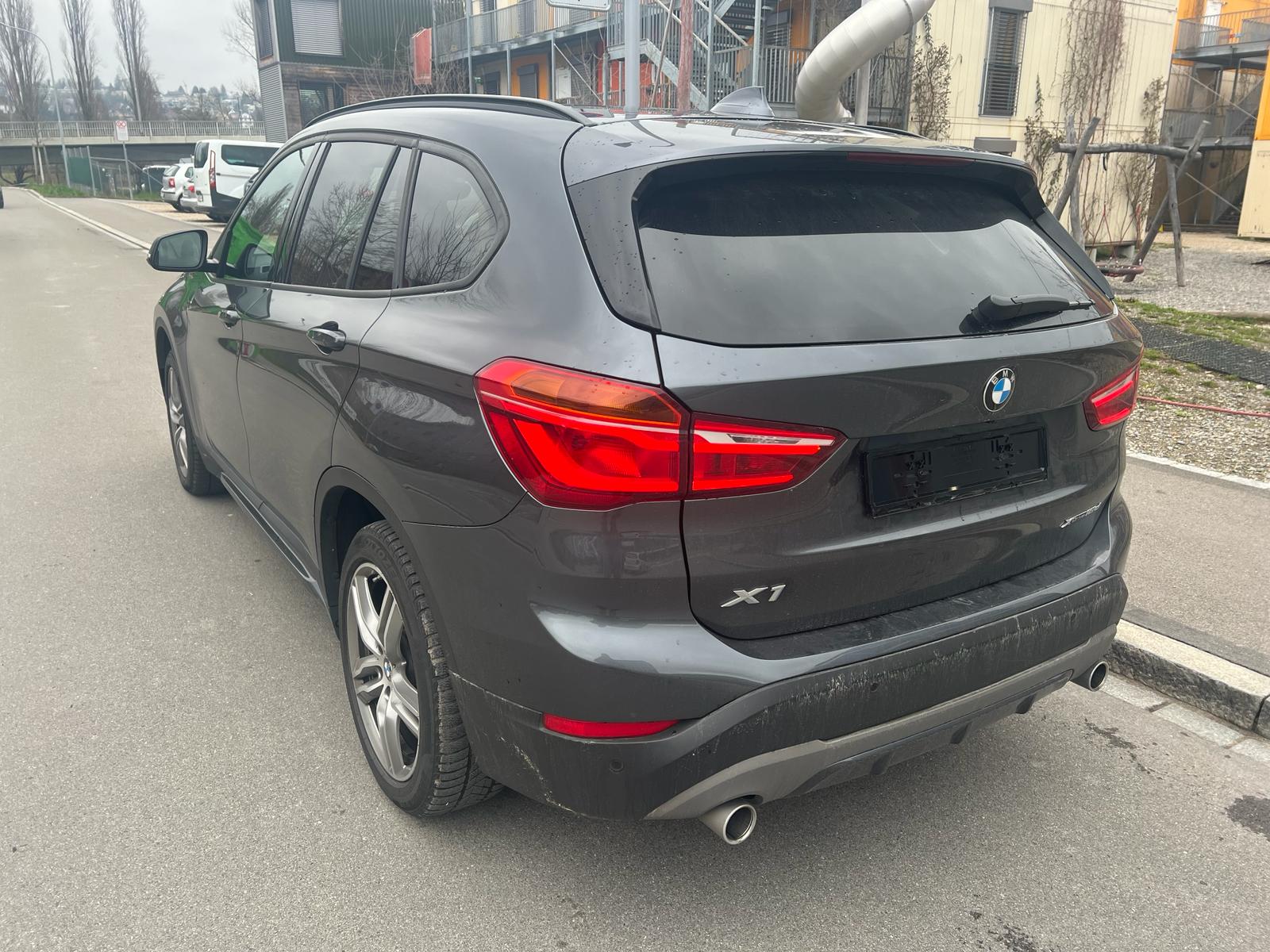 BMW X1 xDrive 18d Sport Line Steptronic-image-6