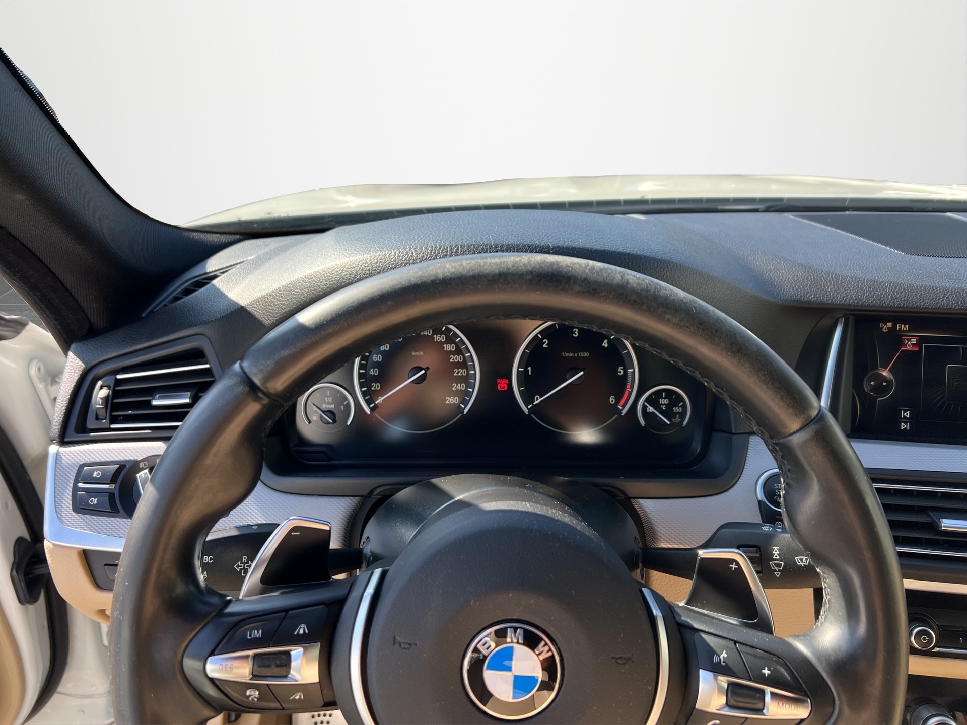 BMW 530d xDrive Touring-image-10