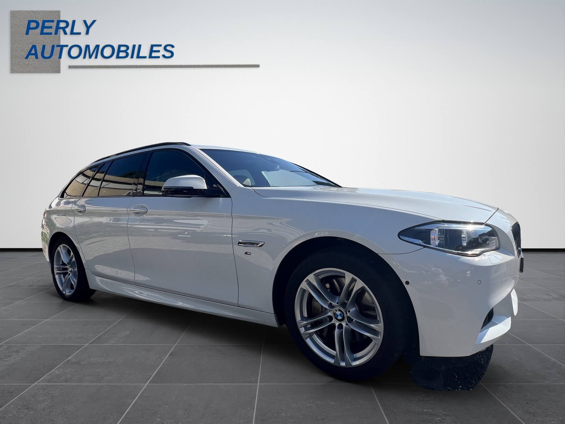 BMW 530d xDrive Touring-image-7