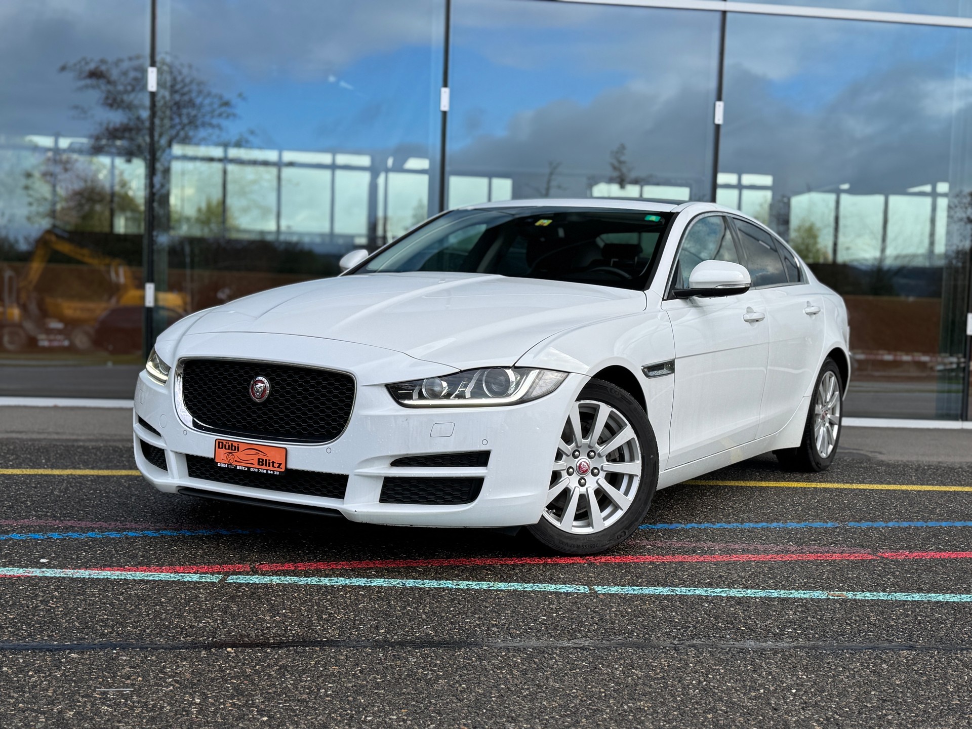 JAGUAR XE 20d Pure Automat-image-4