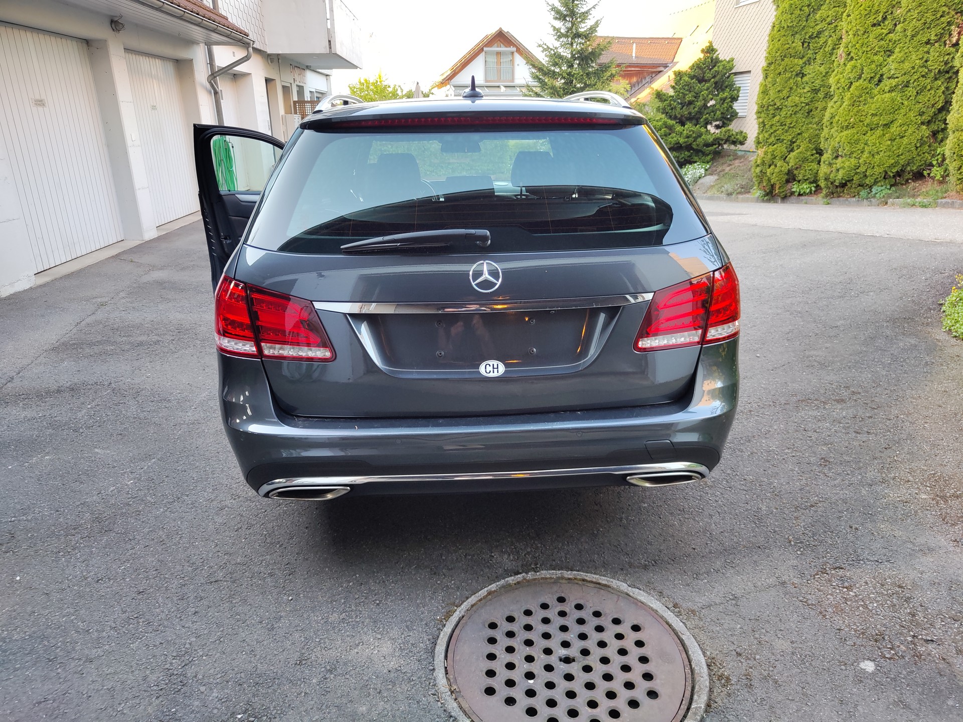 MERCEDES-BENZ E 350 CDI AHK LED 9G Tronic Avantgarde-image-3
