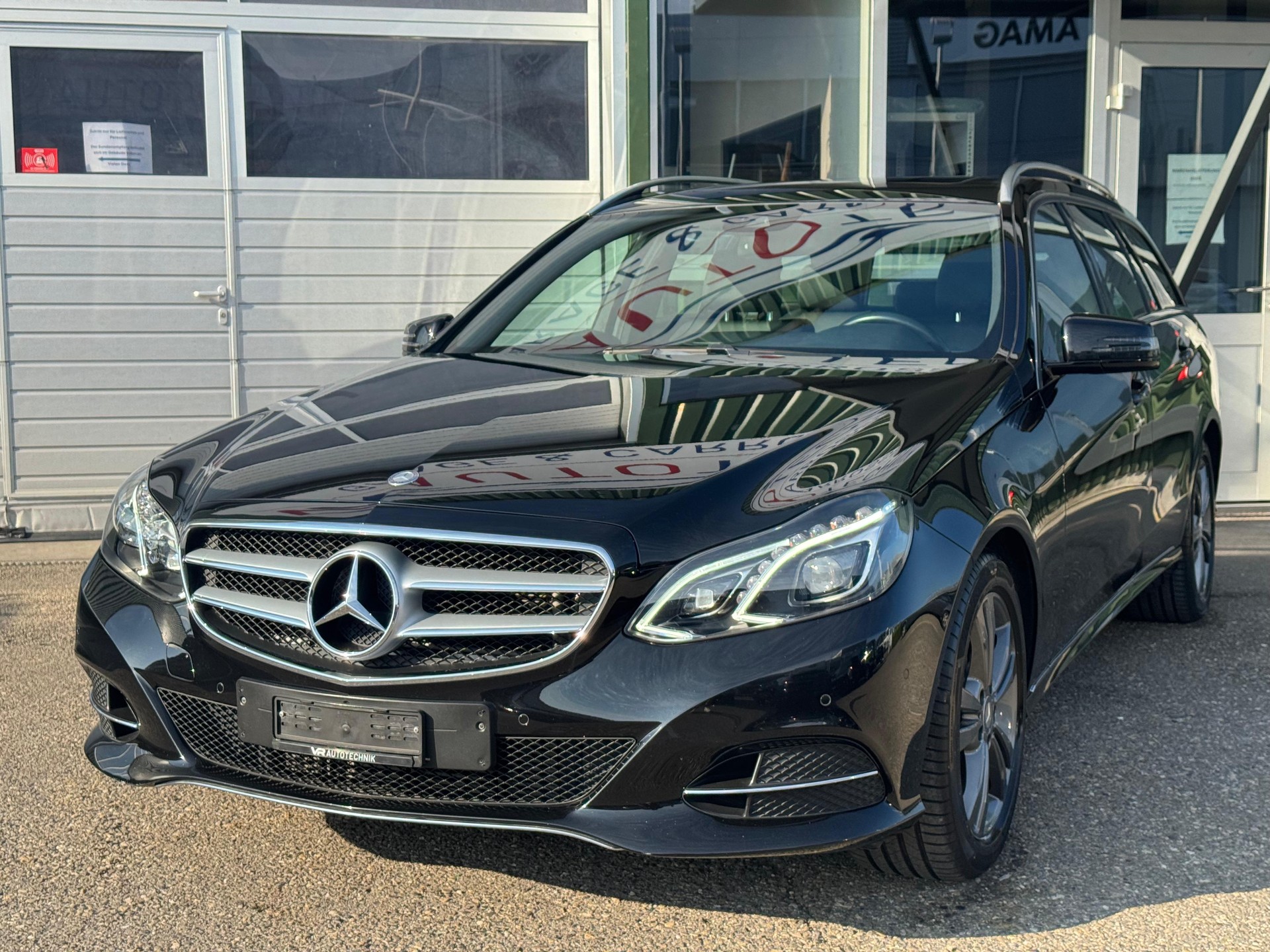 MERCEDES-BENZ E 200 BlueTEC Avantgarde 7G-Tronic-image-4
