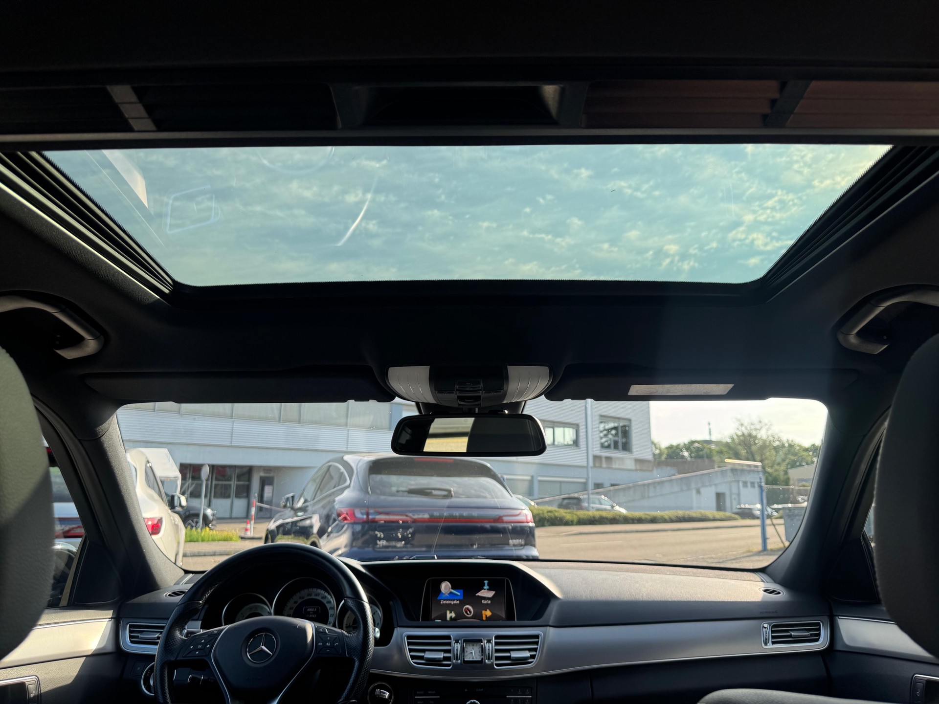 MERCEDES-BENZ E 200 BlueTEC Avantgarde 7G-Tronic-image-12