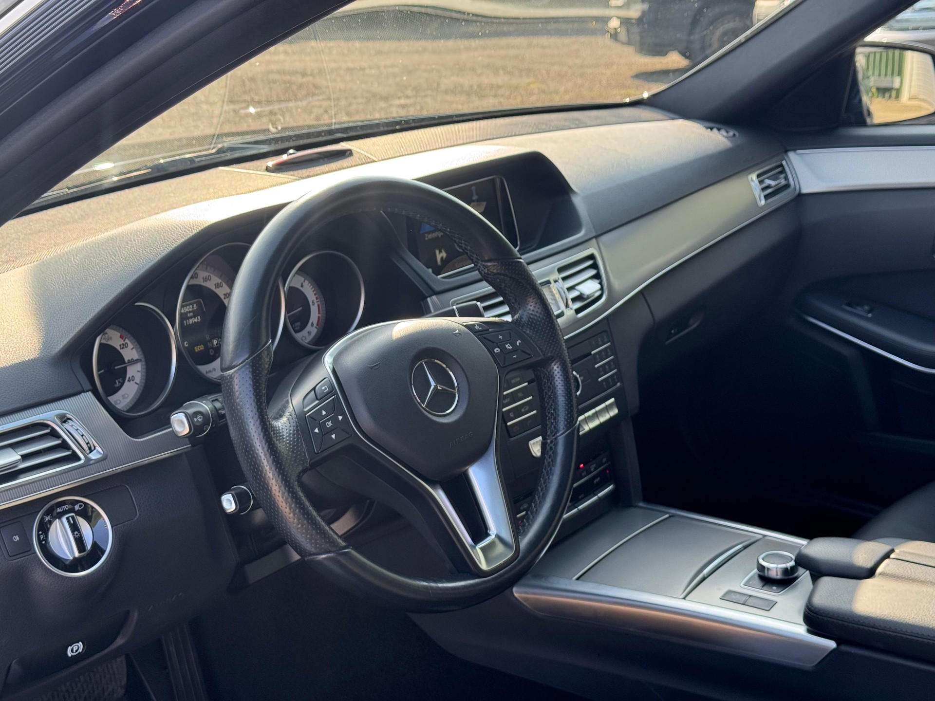 MERCEDES-BENZ E 200 BlueTEC Avantgarde 7G-Tronic-image-6