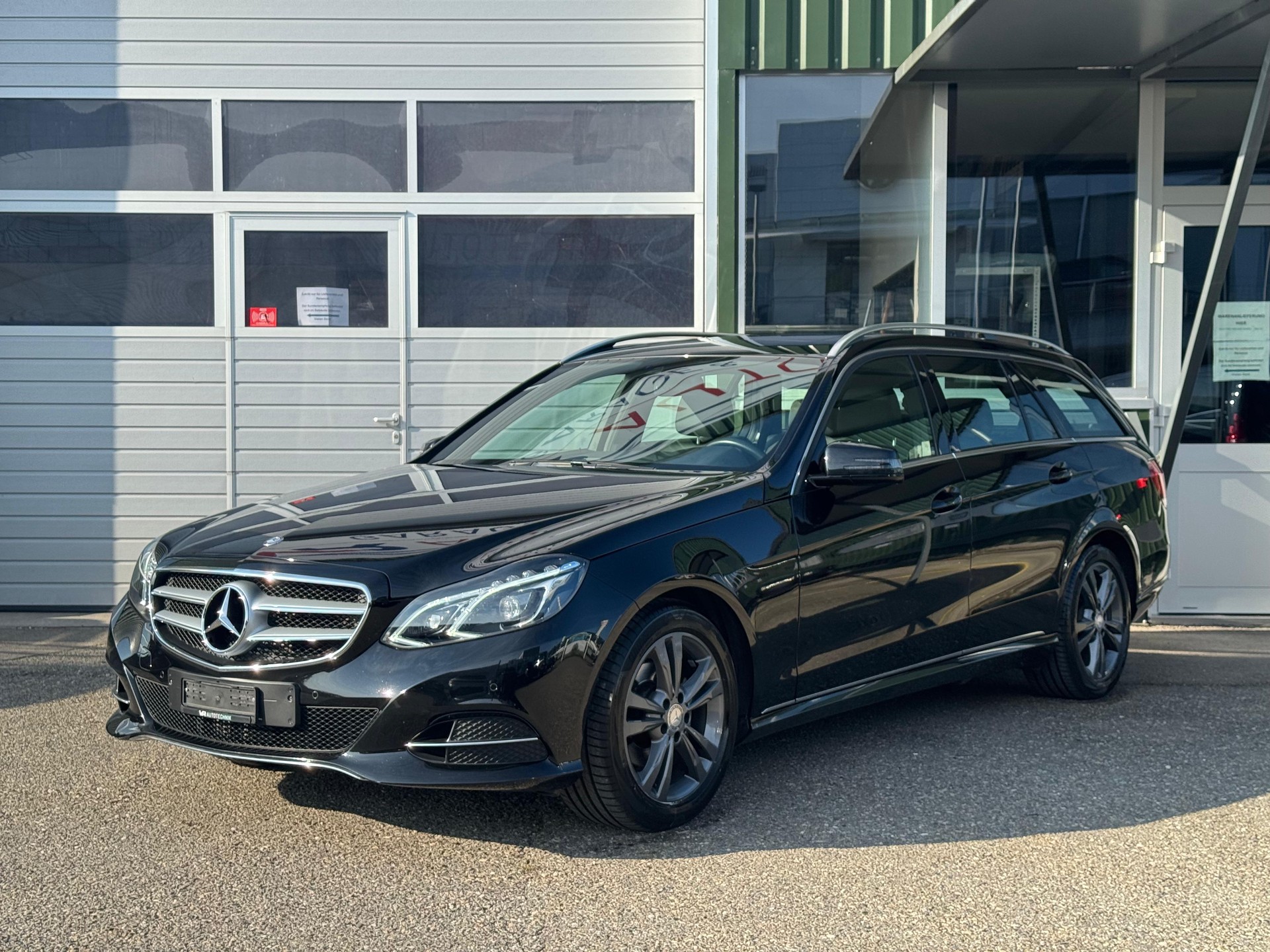 MERCEDES-BENZ E 200 BlueTEC Avantgarde 7G-Tronic
