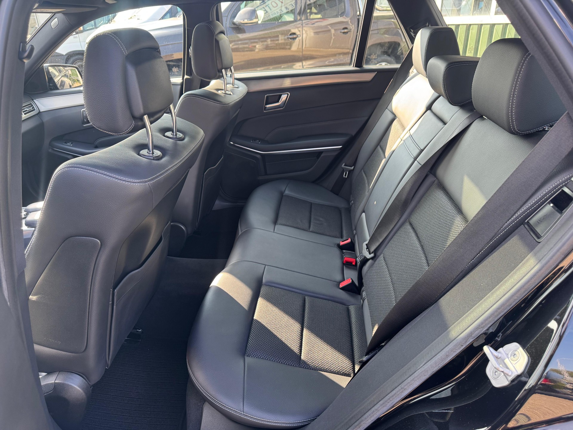 MERCEDES-BENZ E 200 BlueTEC Avantgarde 7G-Tronic-image-11