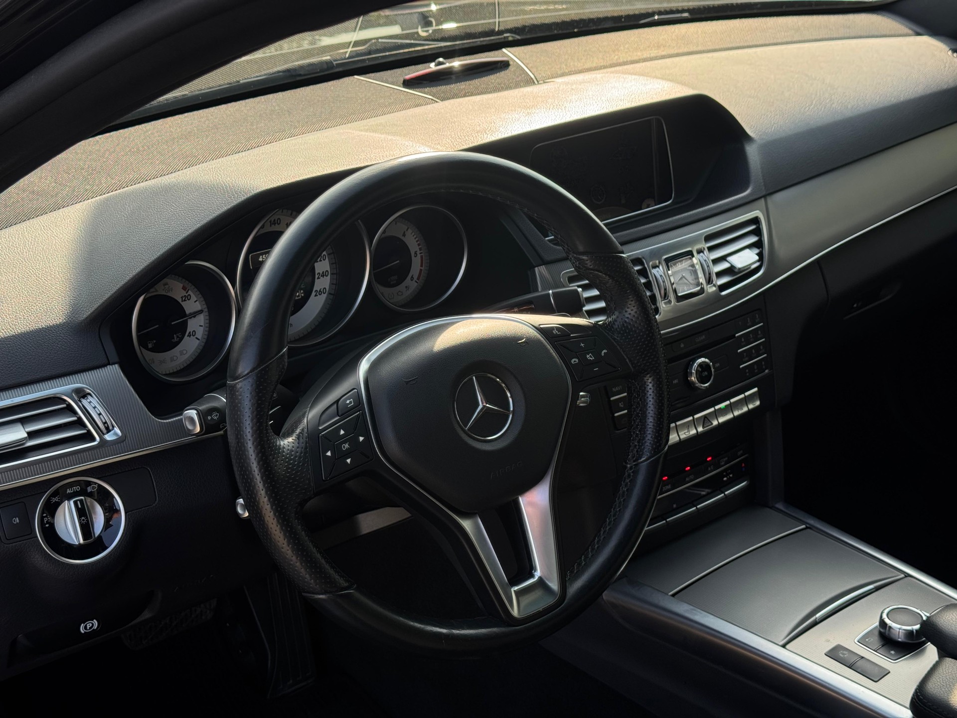 MERCEDES-BENZ E 200 BlueTEC Avantgarde 7G-Tronic-image-8