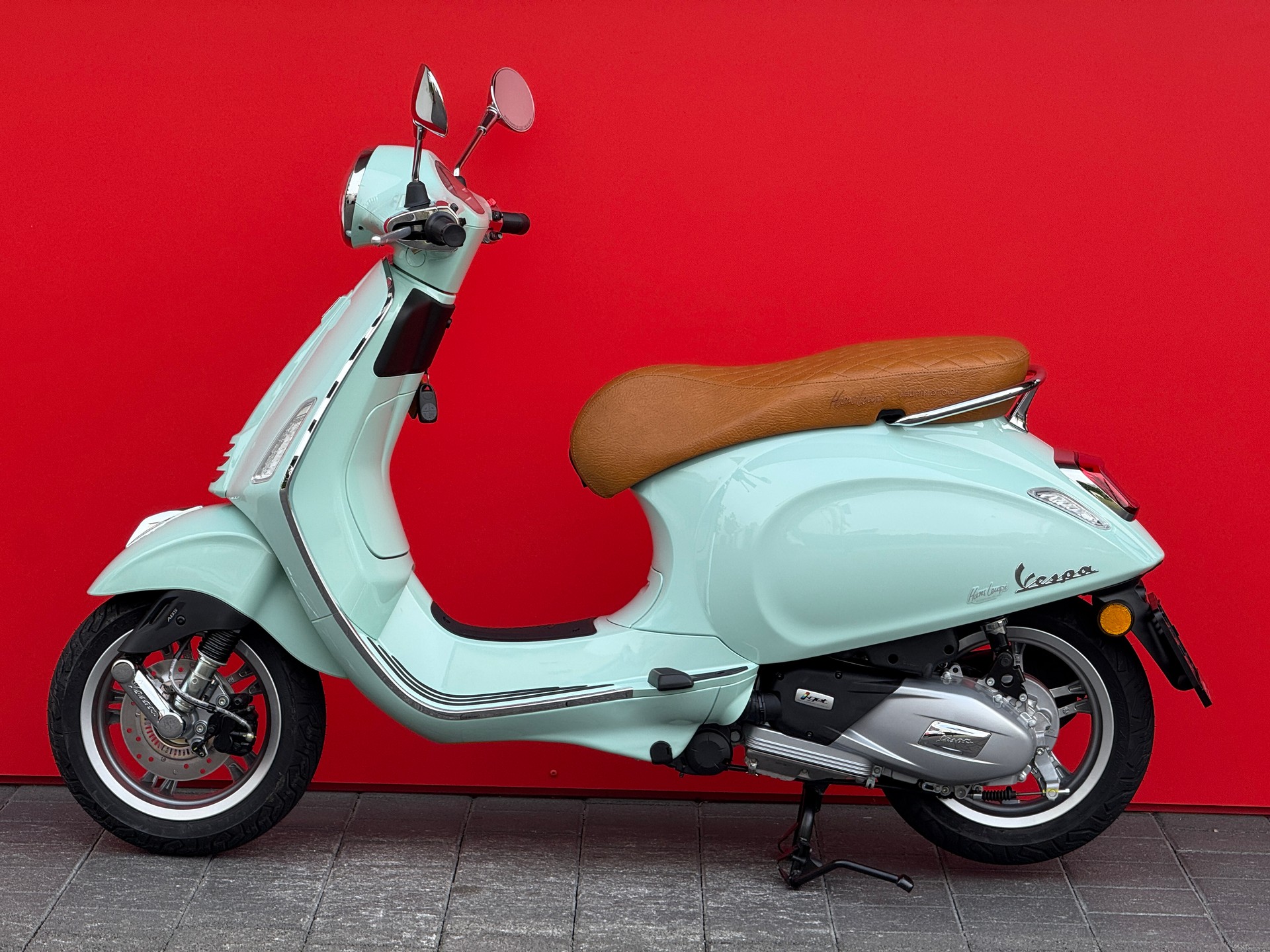 PIAGGIO Vespa 125 Primavera ABS Celebrate 40th-image-10
