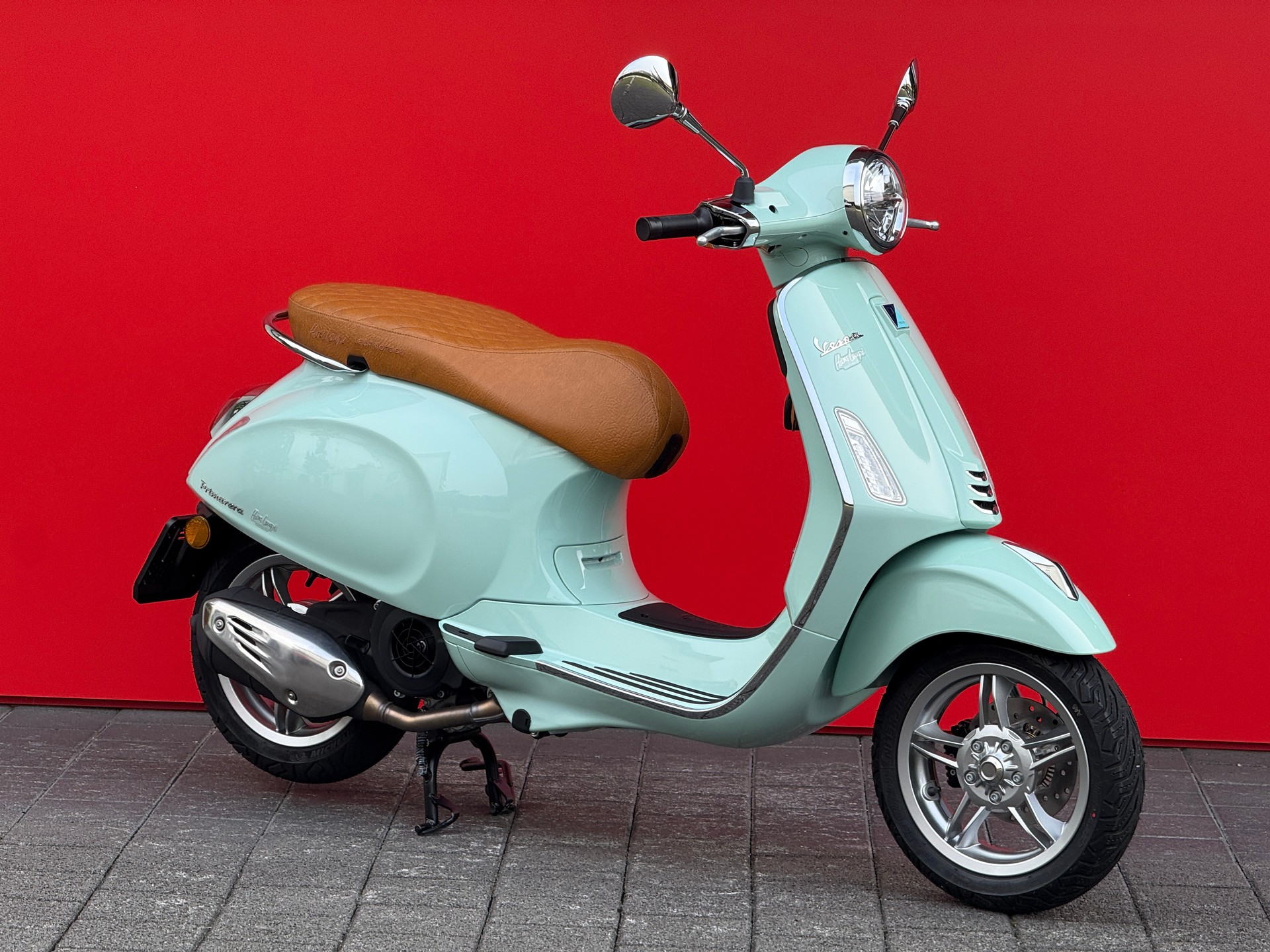PIAGGIO Vespa 125 Primavera ABS Celebrate 40th-image-13