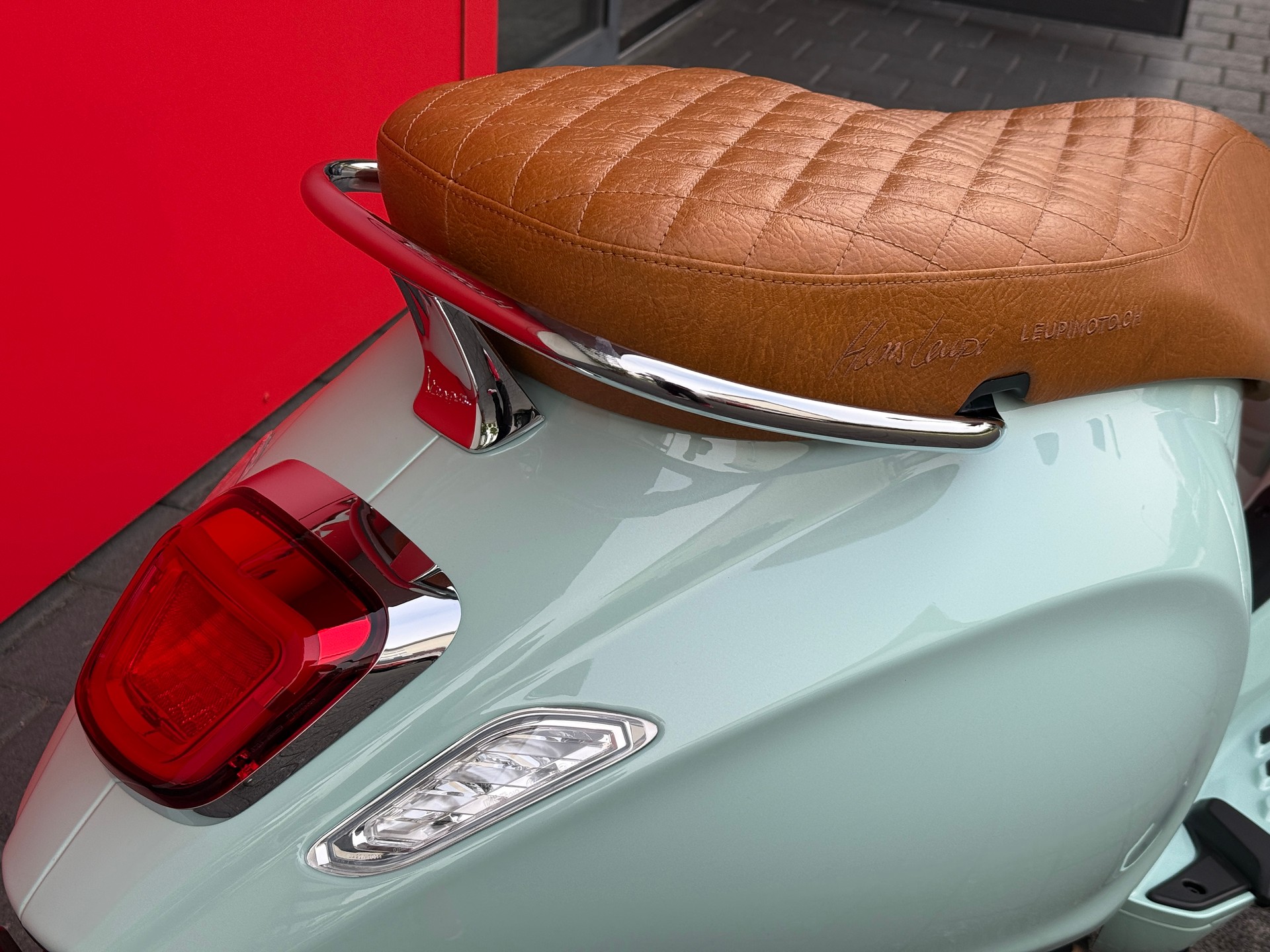 PIAGGIO Vespa 125 Primavera ABS Celebrate 40th-image-6