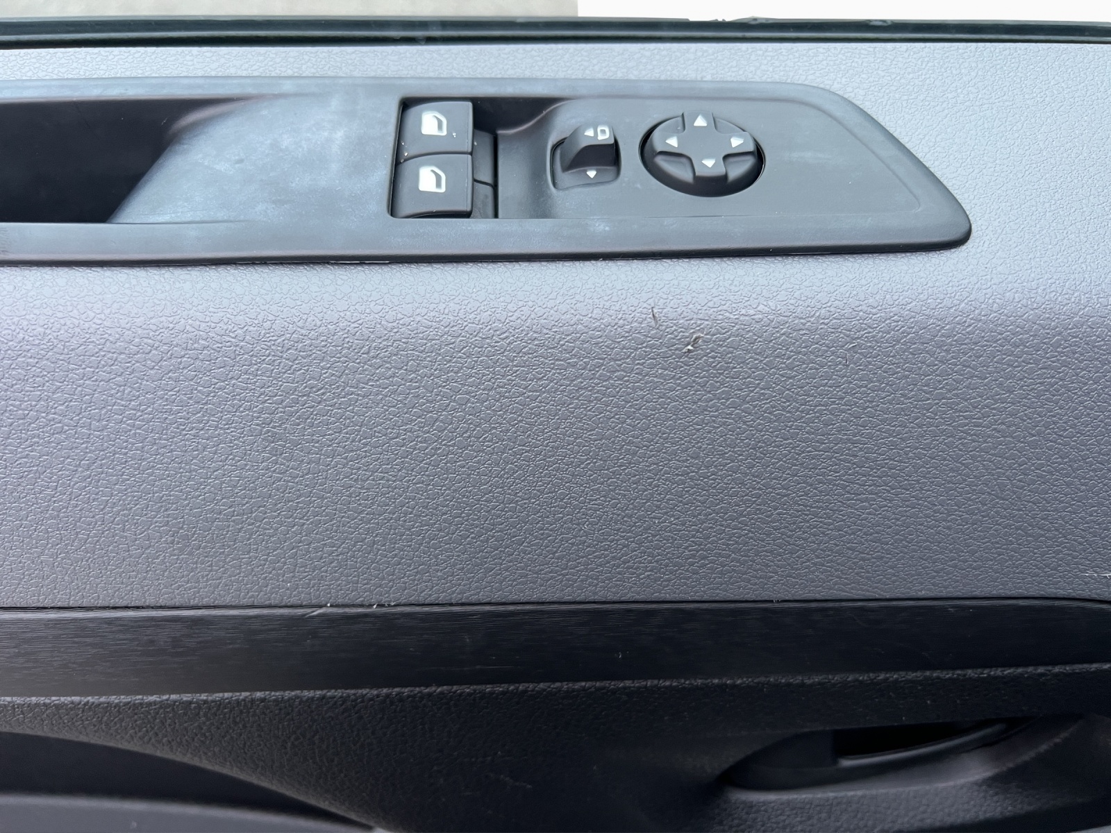 PEUGEOT Expert 2.0 BlueHDi 150 S&S Allure Standard-image-9