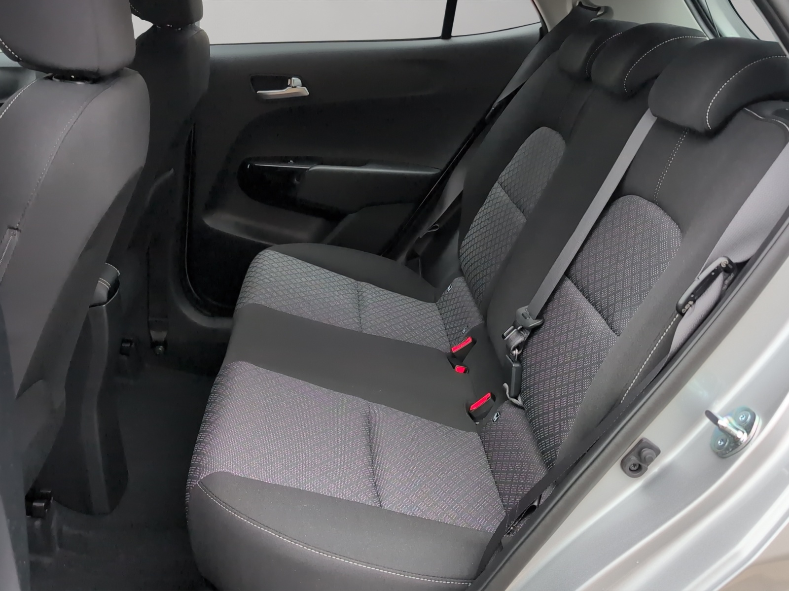 KIA Picanto 1.2 CVVT First Edition Automat / Sonderrabatt von CHF 1'000.- beim Kauf bis 30.06.26 / 0.99% Leasing-Aktion-image-12